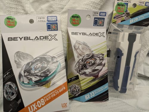 Customer photo review of Takara tomy Beyblade X UX-08 Silver Wolf 3-80FB Starter