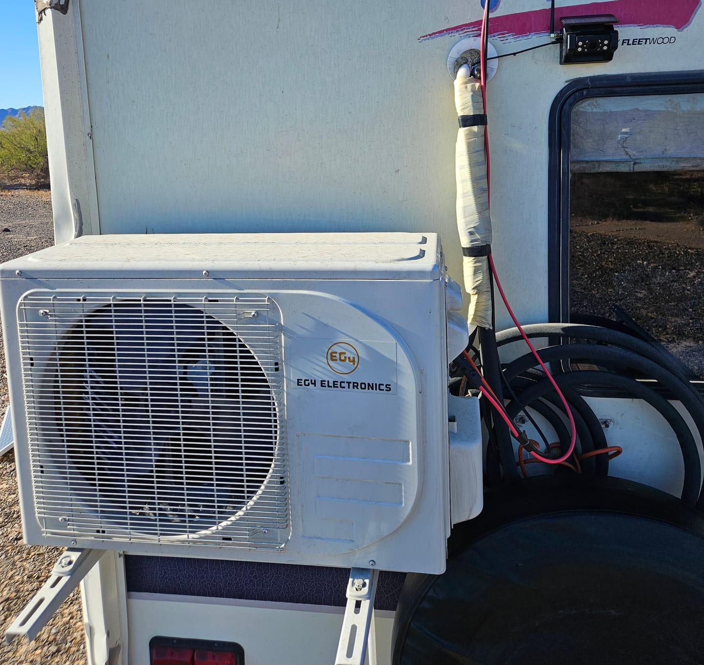 Customer photo review of EG4 Hybrid Solar Mini-Split Kit 12000 BTU SEER2 22 + 1640 Watts of Solar PV | Energy Star Certified Air Conditioner Heat Pump AC/DC [KIT-E0011]
