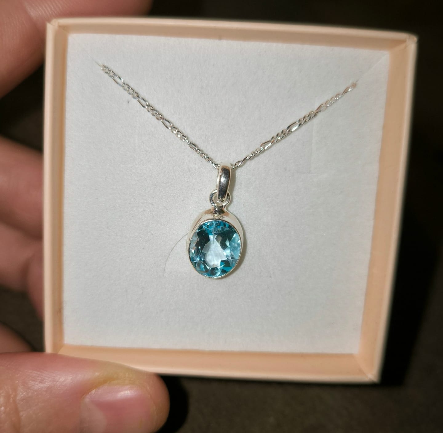 Customer photo review of Colgante Topacio Azul | Abundancia - Buena Suerte