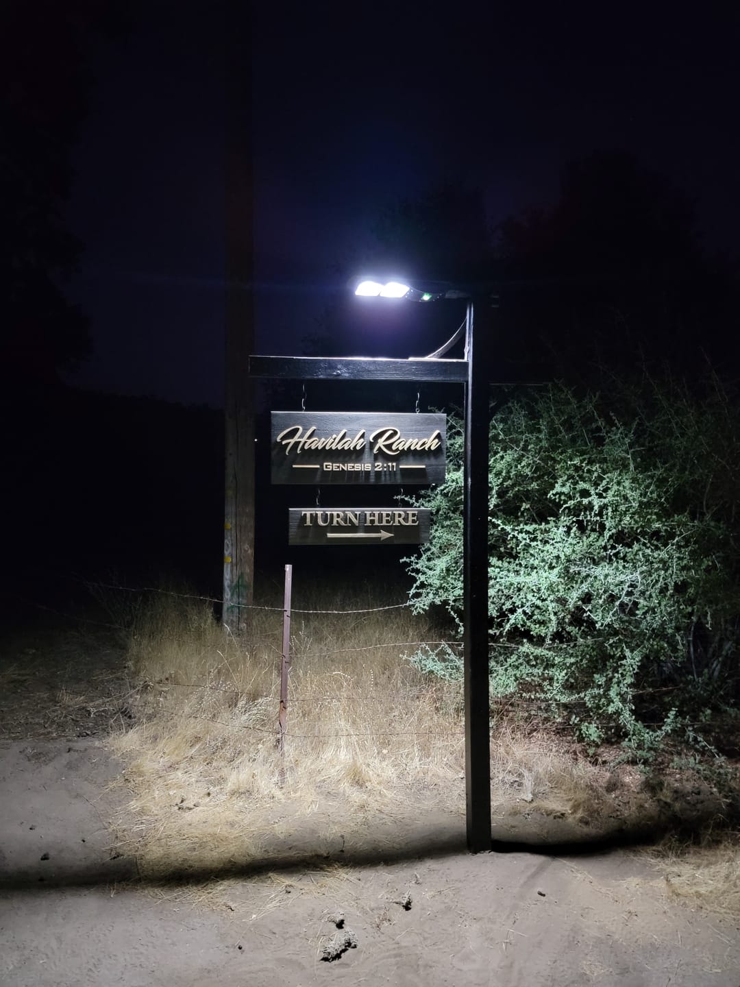Customer photo review of 60W Solar Street Light 6000 Lumens