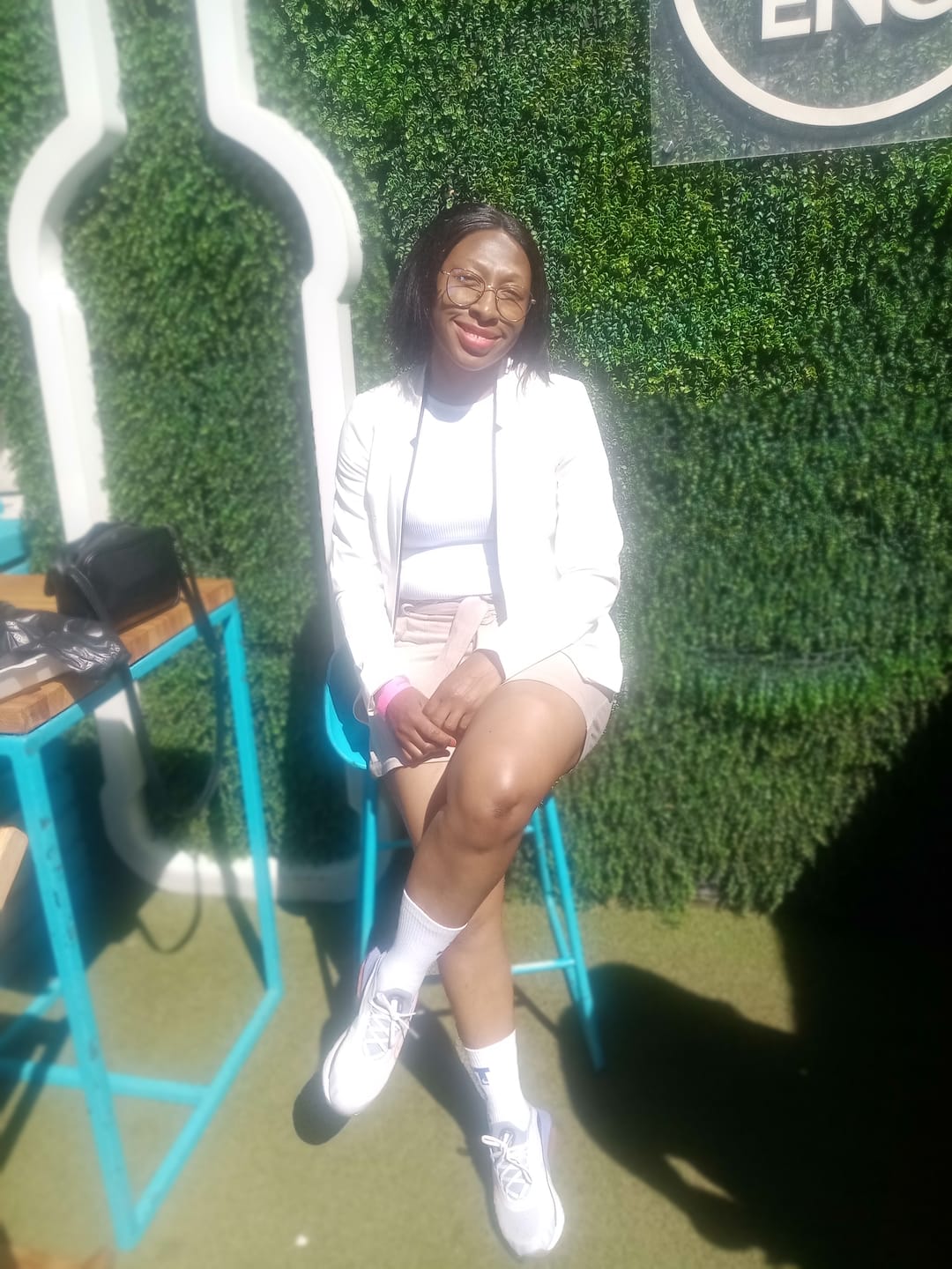 Customer photo review of KAMO - Brazilian 13x4 Lace Front Wig