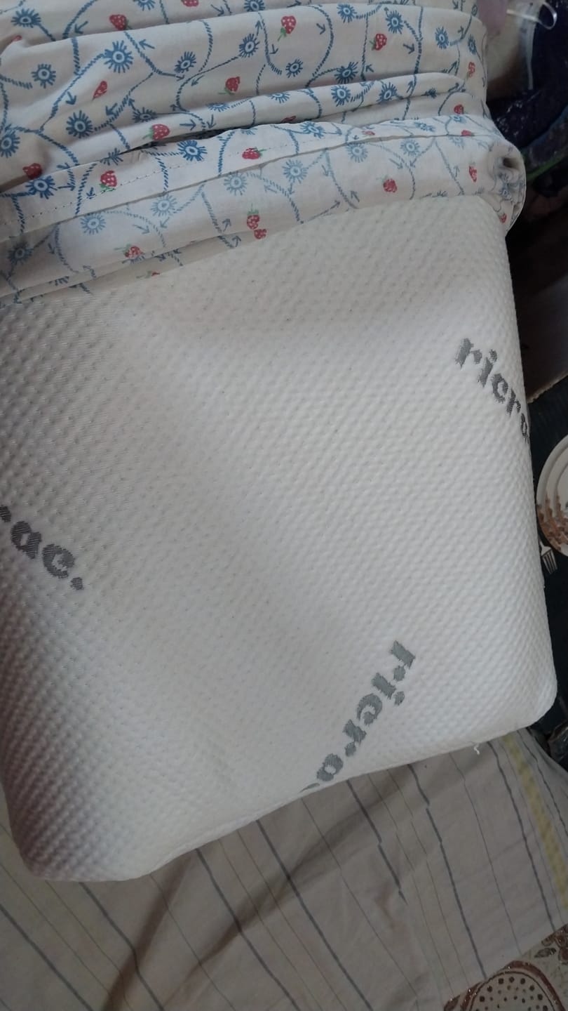 Customer photo review of Contour Memory Foam Long Pillow suitable for Neck & Shoulder Pain