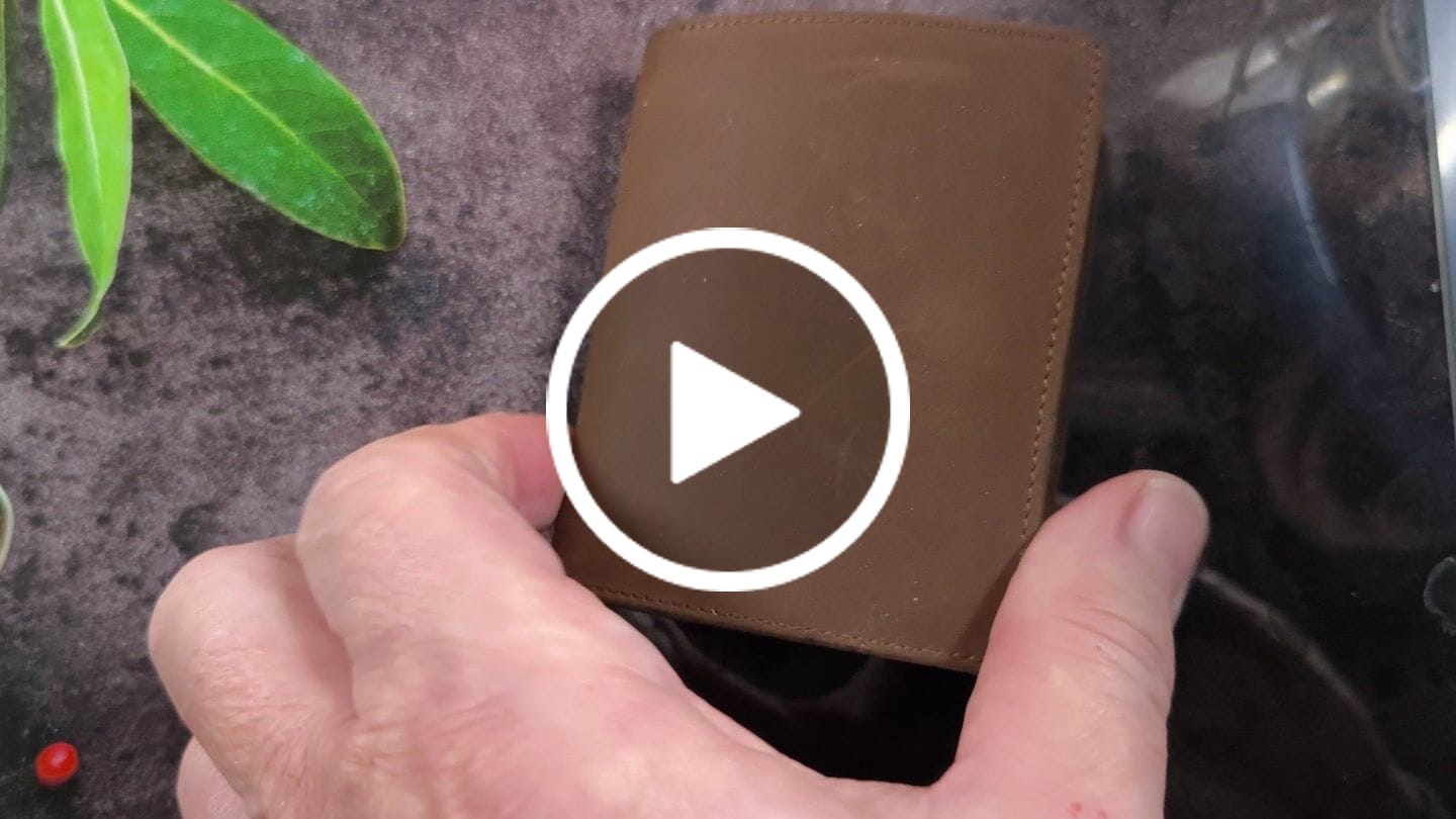 Customer video review of Slimstar - slim wallet with large coin pocket