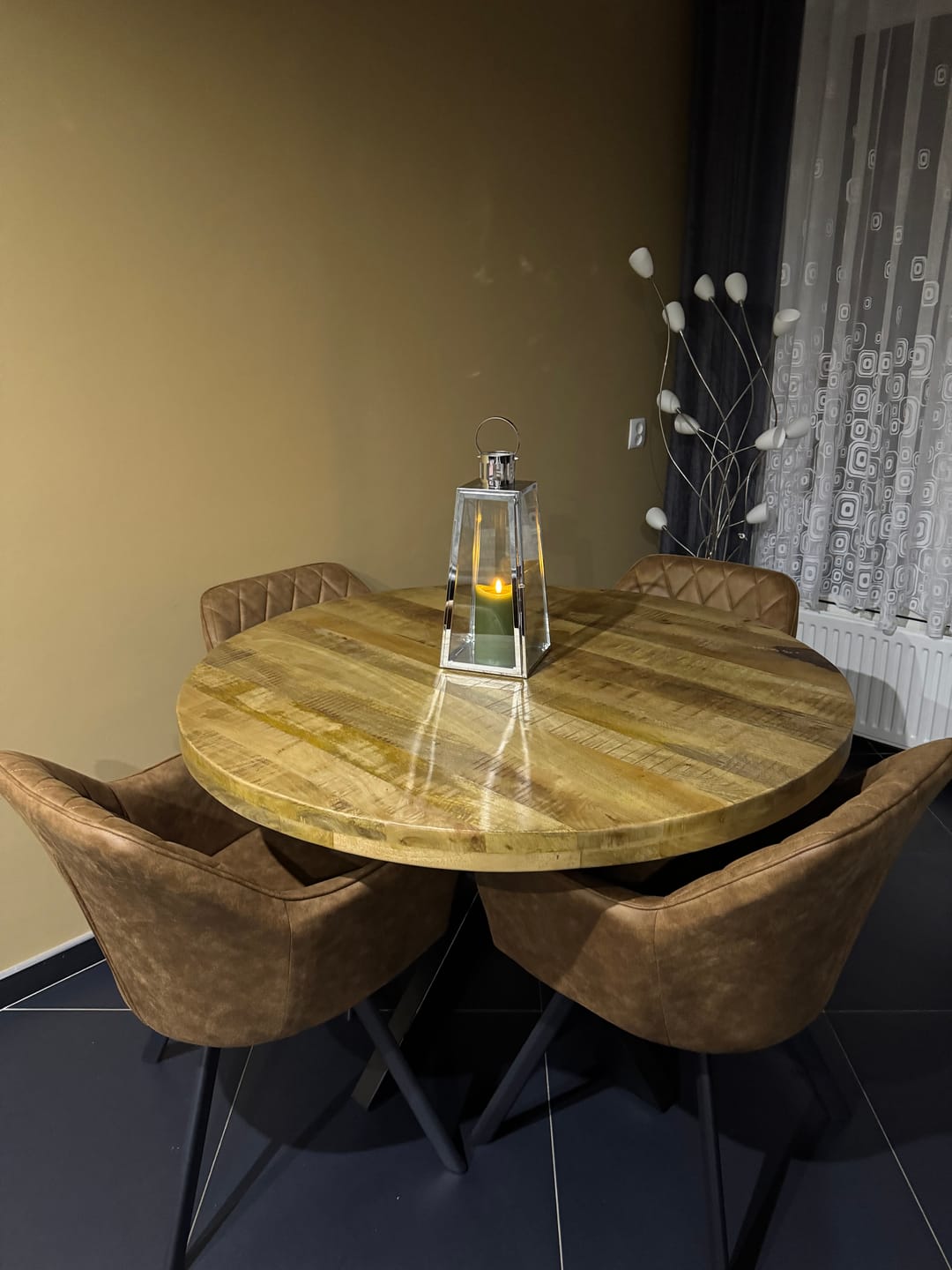 Customer photo review of Sila Mangohouten Ronde Eettafel