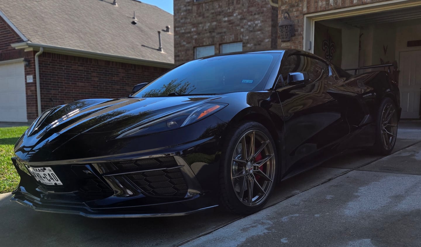Customer photo review of Chevrolet Corvette C8 Z51 Package Front Splitter