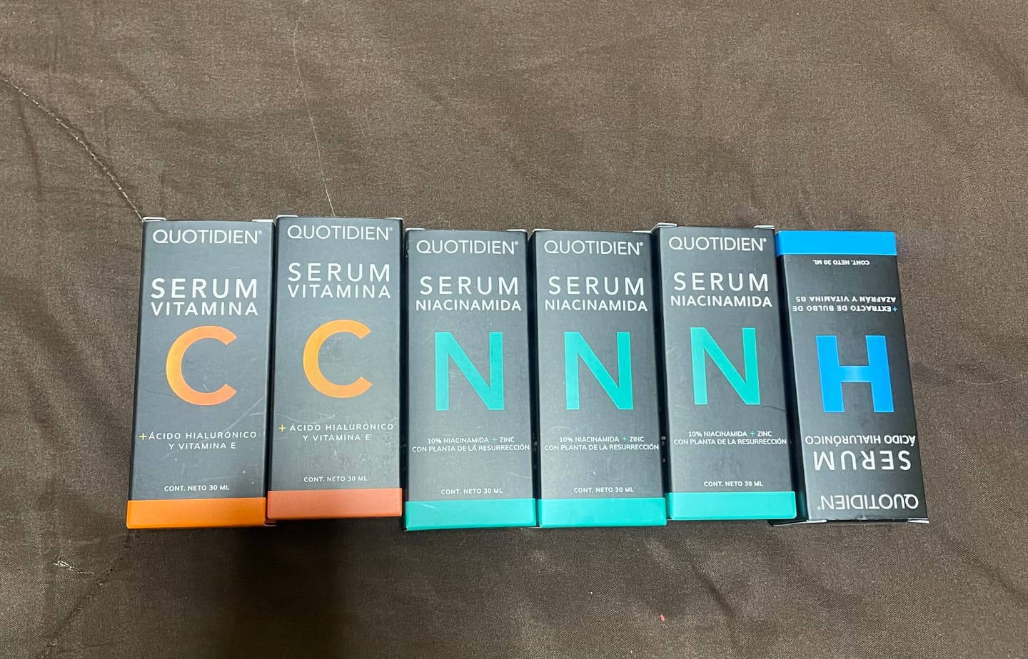 Customer photo review of Kit Los Esenciales (47% OFF) - Serum de Vitamina C 30ml + Serum de Niacinamida 30ml + Serum de Ácido Hialurónico 30ml