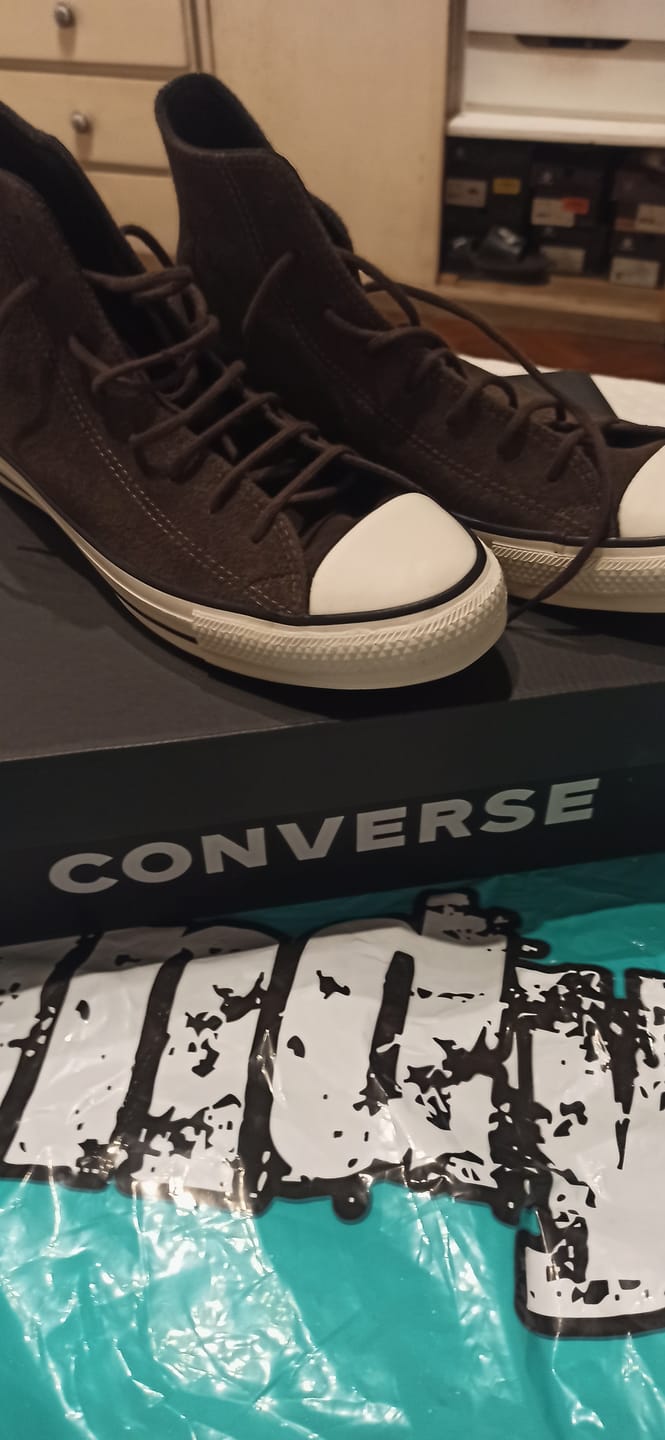 Customer photo review of Zapatillas Converse Chuck Taylor Hi Suede Marrón