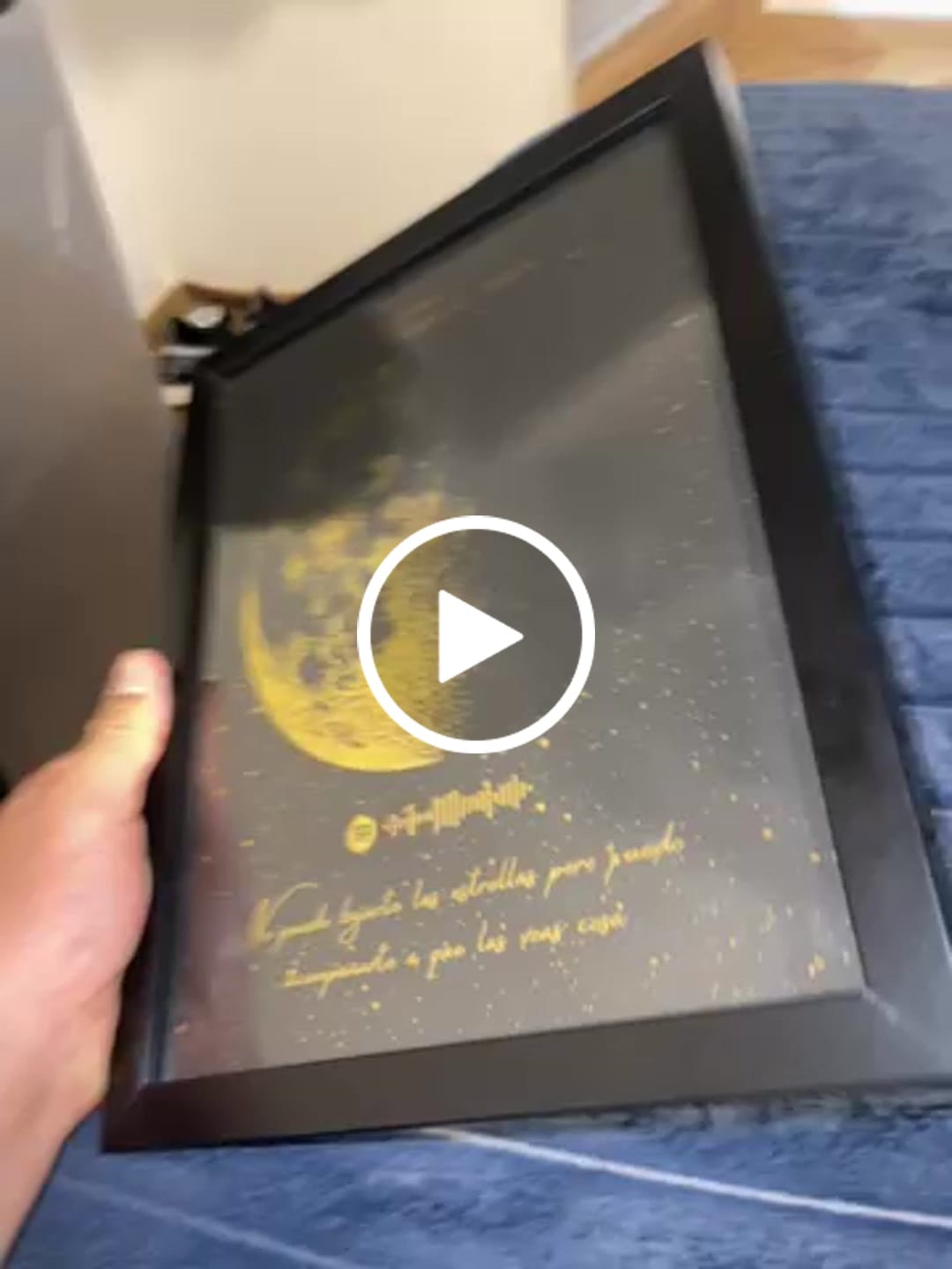Customer video review of Mapa Lunar Holográfico