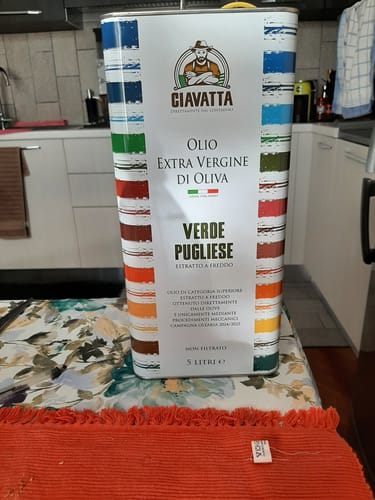 Customer photo review of Olio di Oliva che non pizzica in gola Latta da 5 litri  in offerta