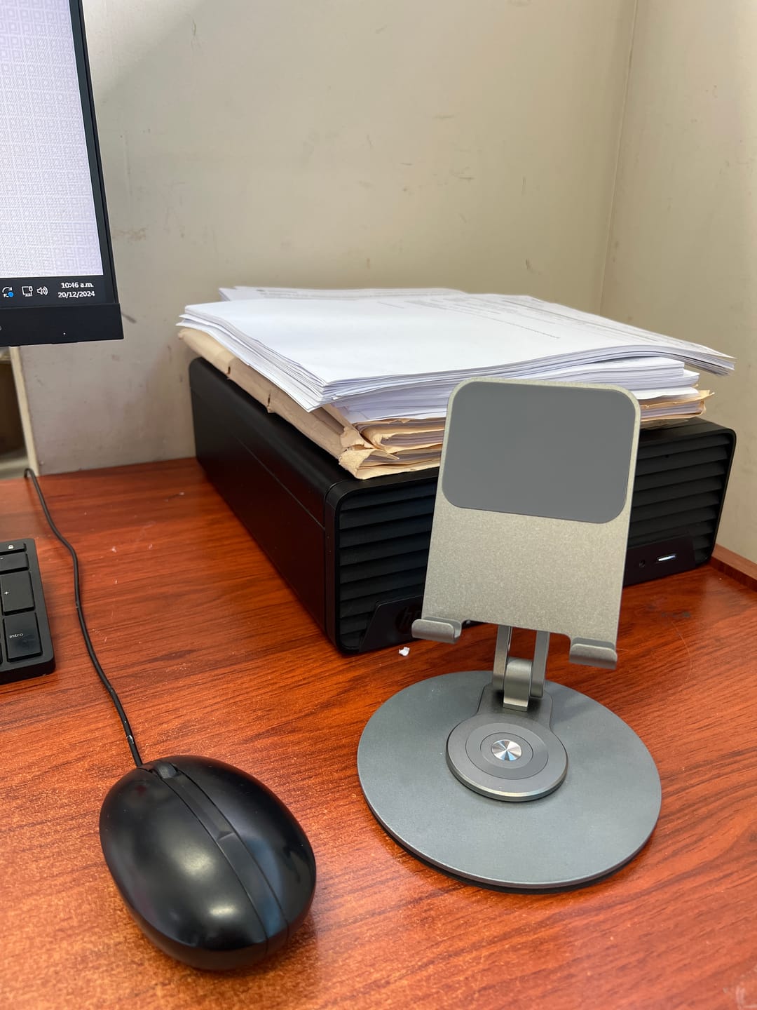 Customer photo review of Stand Giratorio de Altura Ajustable para Tablet y Celular