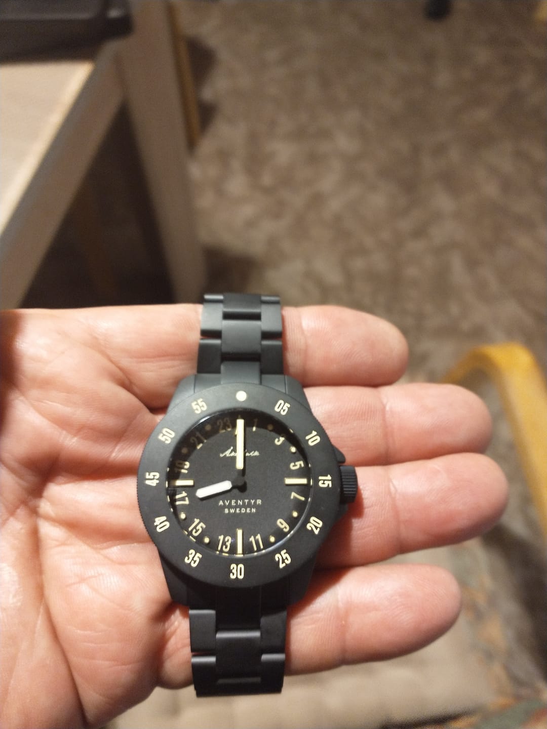 Customer photo review of Aventyr 24-Hour Vanta Black
