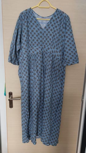 Customer photo review of Robe Clara manches 3/4 - double gaze de coton fleuri navy