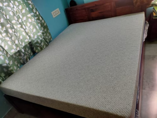 Customer photo review of Flo Anti-Gravity™ Latex Mattress