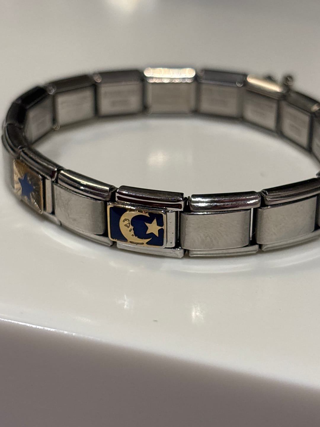 Customer photo review of Charm Luna Con Fondo Azul