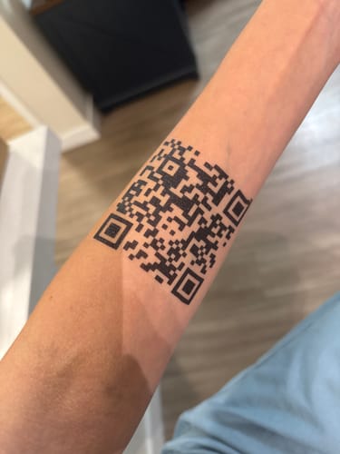 Customer photo review of Build your QR Code