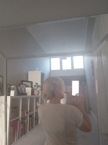 Customer photo review of Stranded Super Easy Clip-in Mum Bun #1001 Polar Star