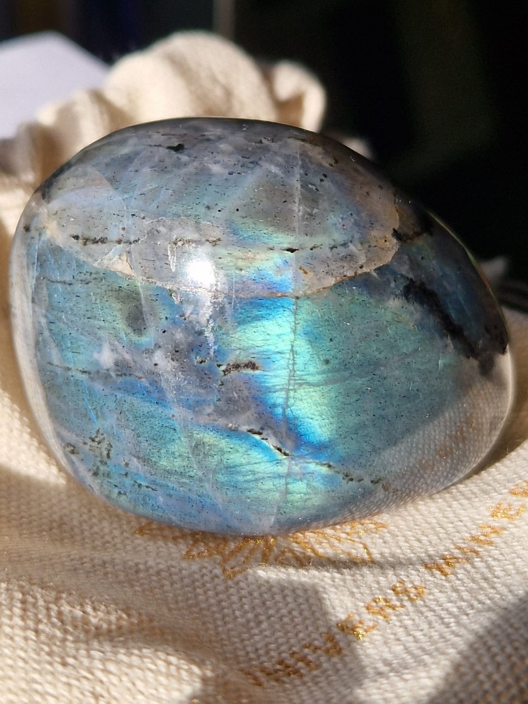 Customer photo review of Galet labradorite