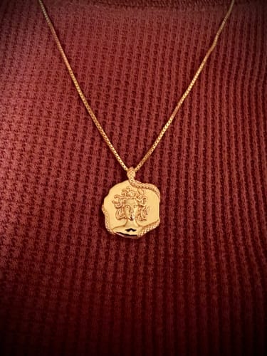 Customer photo review of Medusa Necklace (Gold)