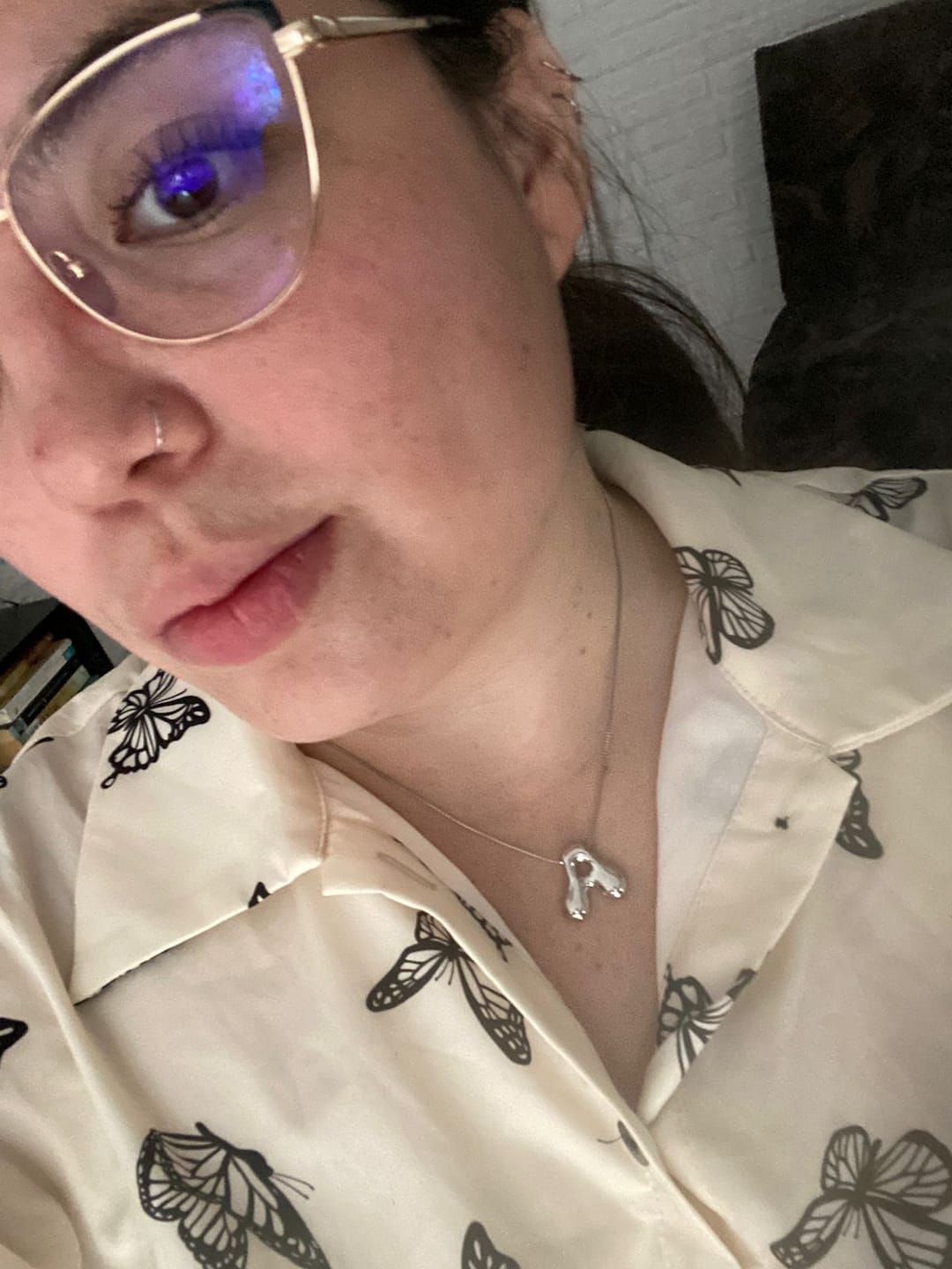 Customer photo review of Collar Inicial Bubble Plateado