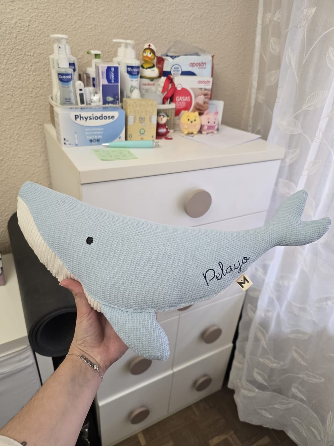 Customer photo review of Peluche ballena Susi - azul