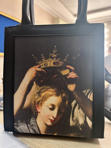 Customer photo review of Virgin and Child with Angels Tablo Çanta
