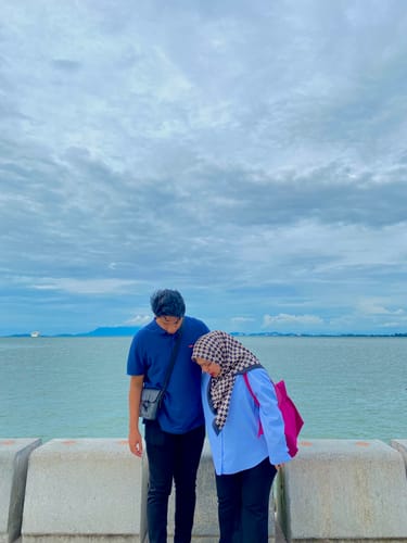 Customer photo review of Monogram Square (Black)