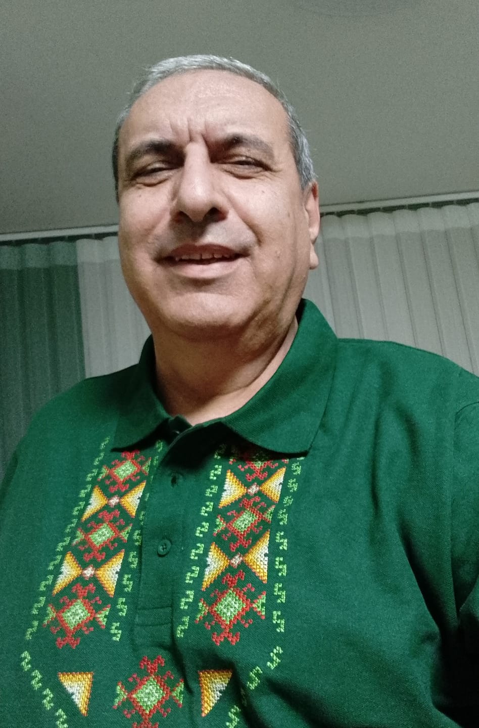 Customer photo review of Тениска с яка "Гиздав"