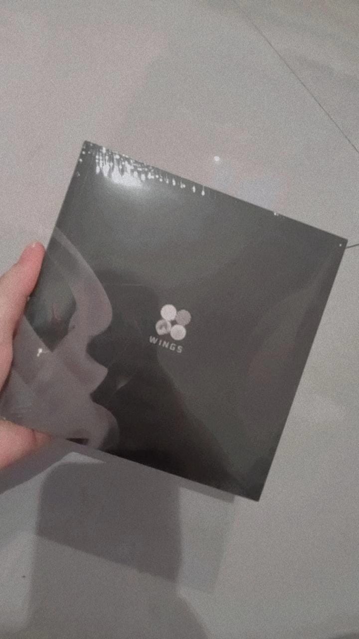 Customer photo review of BTS- 2ND FULL ALBUM WINGS