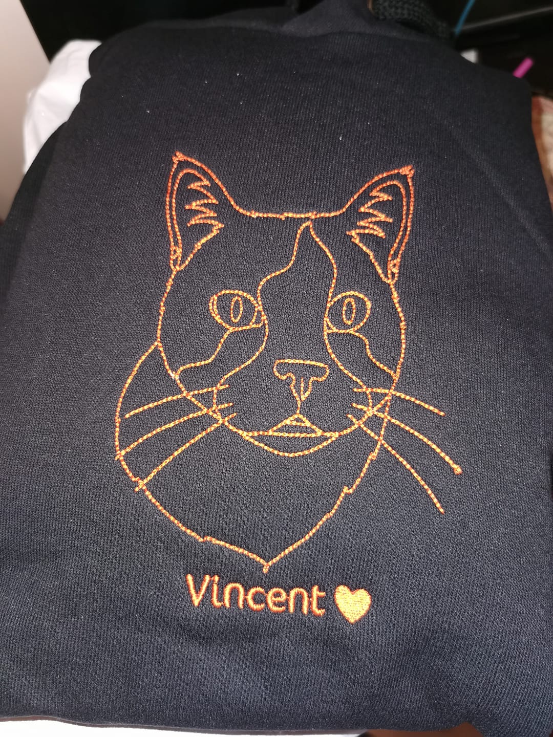 Customer photo review of Personalisierter & bestickter Hoodie