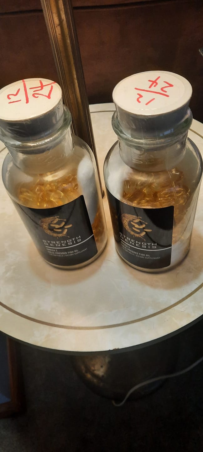 Customer photo review of Omega 3 Pharmaceutical Grade, Molecularly Distilled Cold Processed Fish Oil