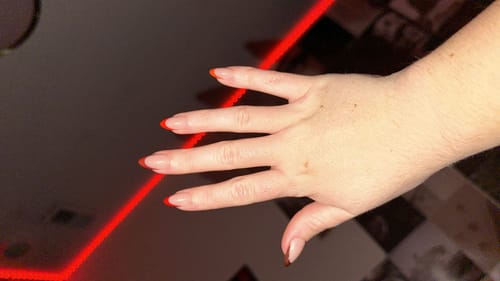 Customer photo review of XCOATTIPS® French - Short Almond Red Pastel Tips