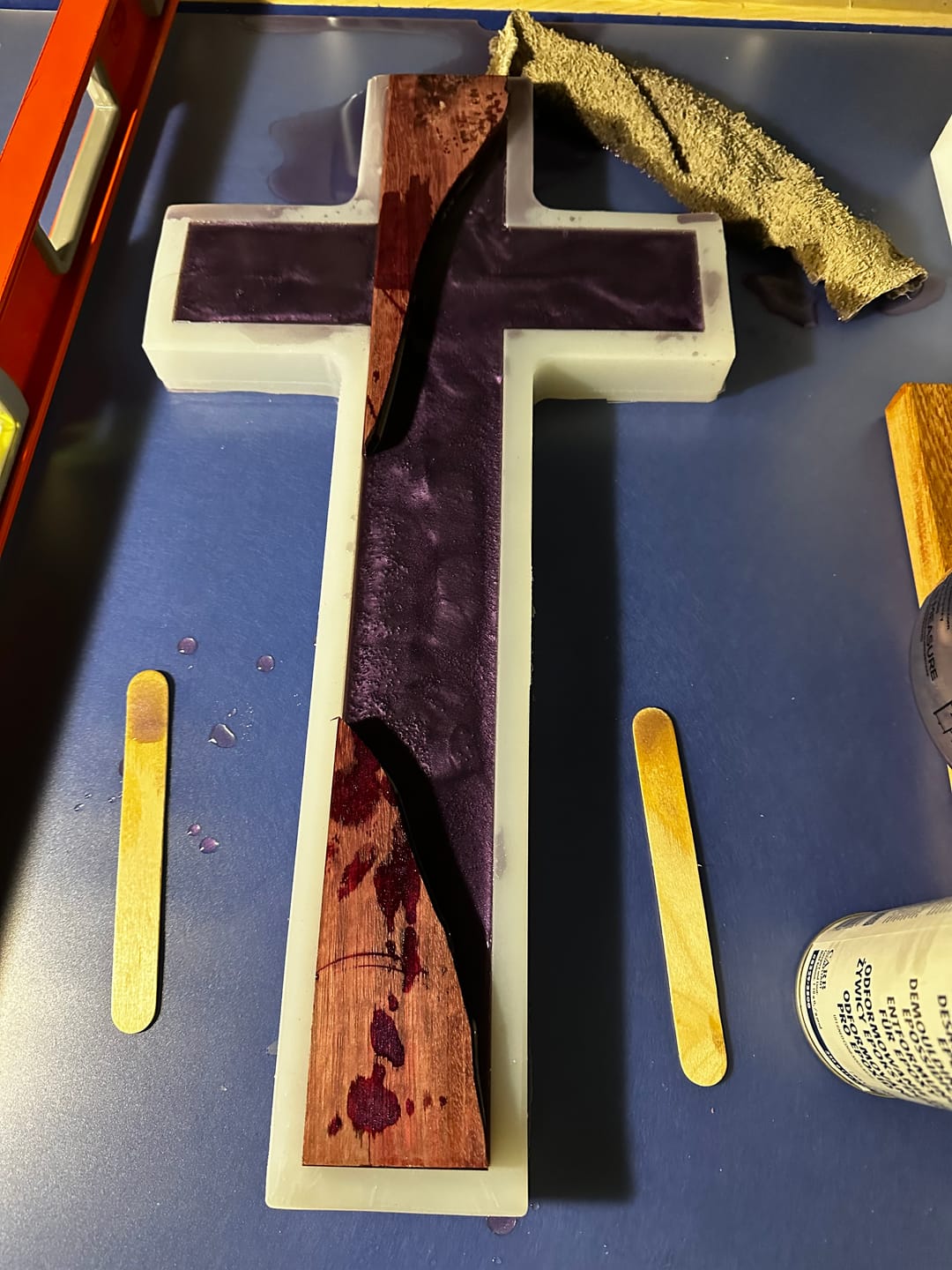 Customer photo review of 20x10x1" Cross Silicone Mold For Epoxy Resin - Large Cross Mold