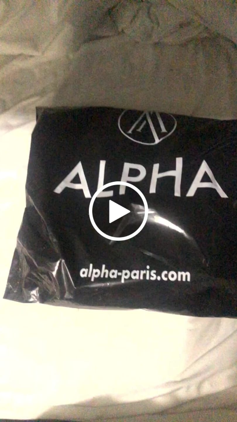 Customer video review of SWEAT BLANCA - NOIR