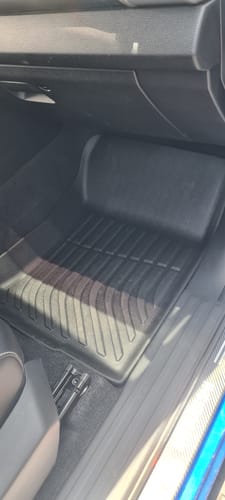 Customer photo review of Pisos Calce Perfecto Mitsubishi L200 años 2024 al 2025
