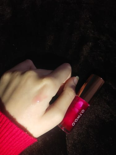 Customer photo review of O.TWO.O PLUMP SHINY CRYSTAL LIP GLOSS