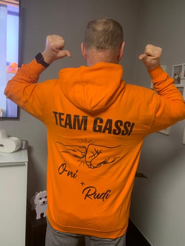 Customer photo review of Team Gassi Fauststoß - Individueller Hoodie Unisex Rückendruck