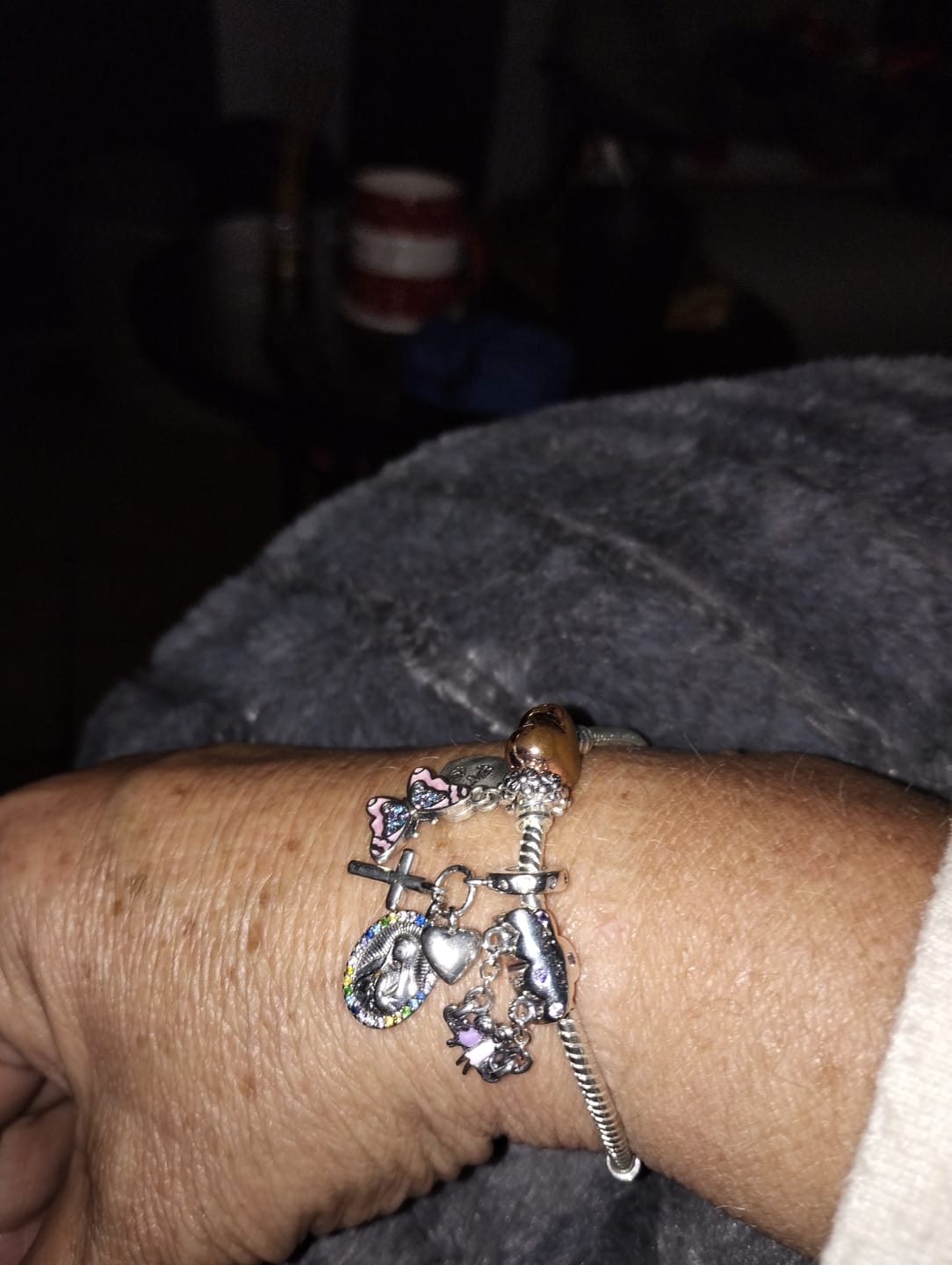 Customer photo review of Charm Corazón, Cruz & Virgen María