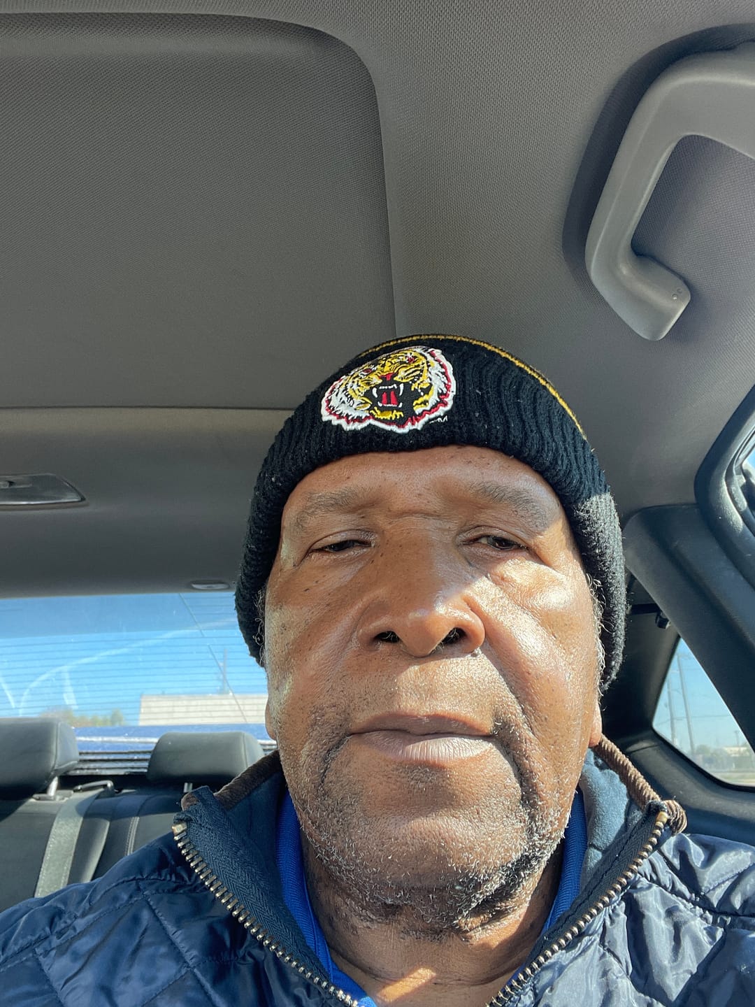 Customer photo review of Gabon Independence Day Zip Hoodie Gabonaise Flamboyant African Pattern LT01