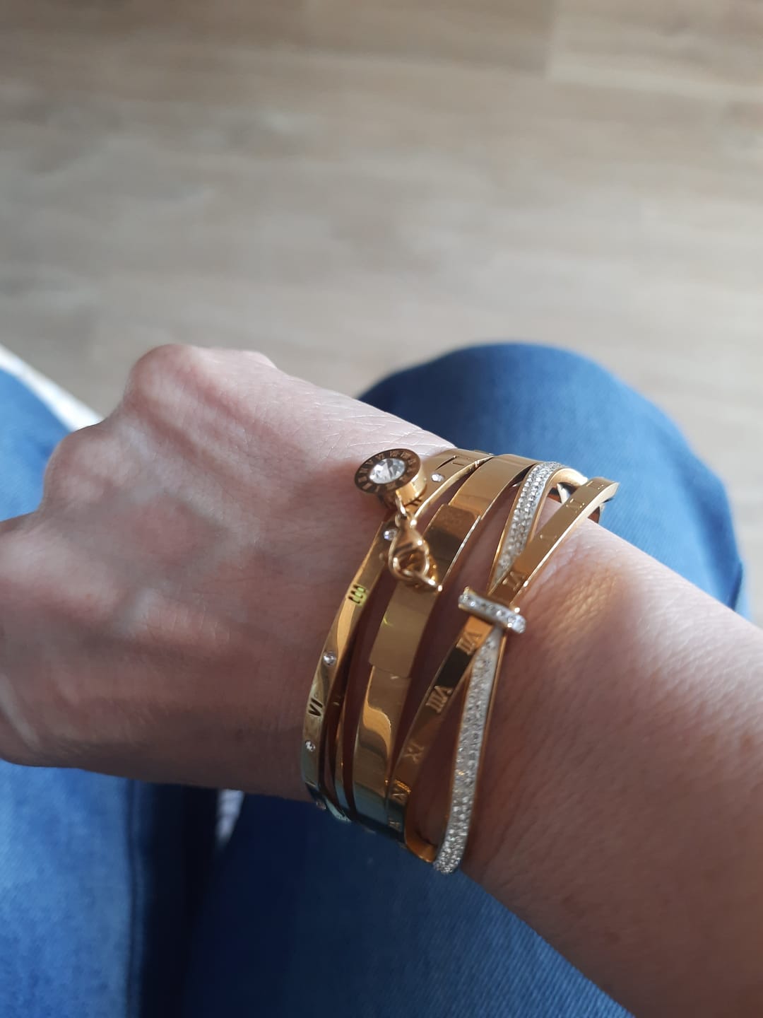 Customer photo review of Colar Gargantilha Coração Minimalista Banhado em Ouro 18K