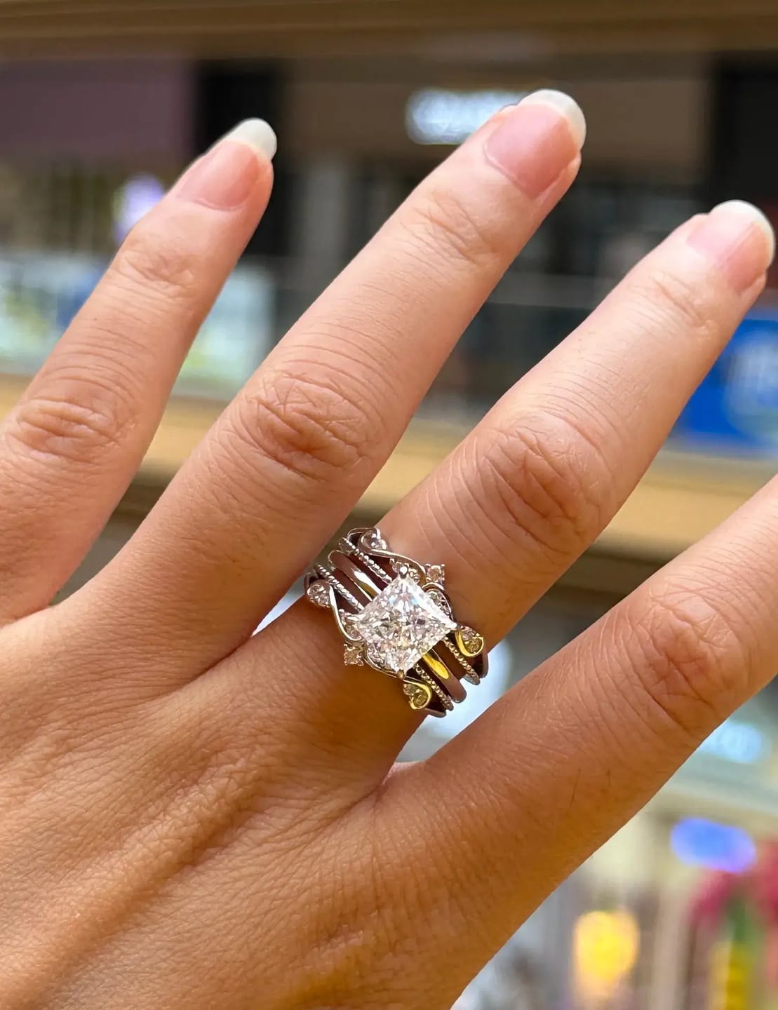 Customer photo review of Solarii Noble Crown Design Princess Cut Insert Wedding Ring Set