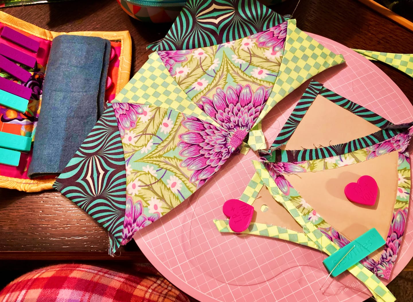 Customer photo review of SewTites Flat Back Stitching English Paper Piecing Palette
