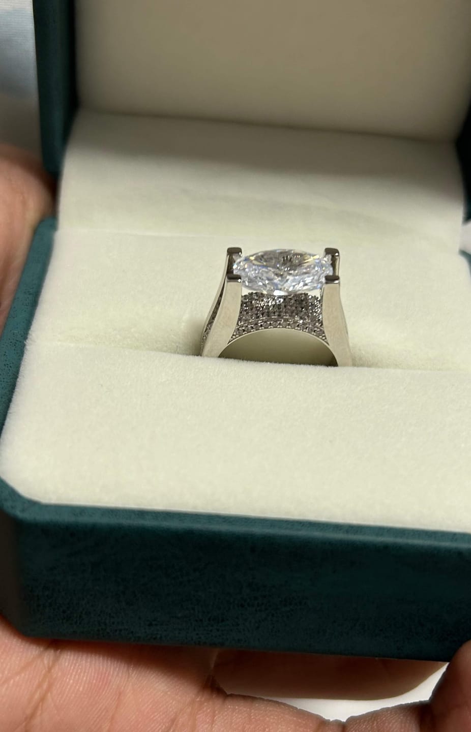 Customer photo review of Solarii New Arrived 5.0ct Oval Cut Engagement Ring