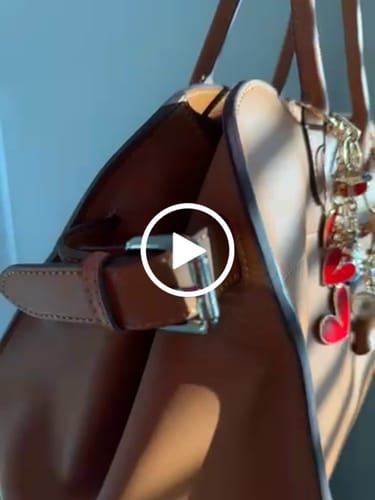 Customer video review of Efimia Brown