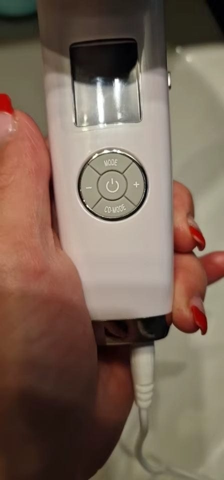 Customer photo review of LumiTone 8-i-1 EMS Ansigtsmassageapparat med Rødlysterapi