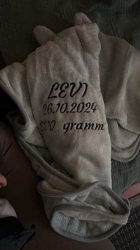 Customer photo review of Personalisierte Babydecken 75x100 cm - Babydecke mit Namen