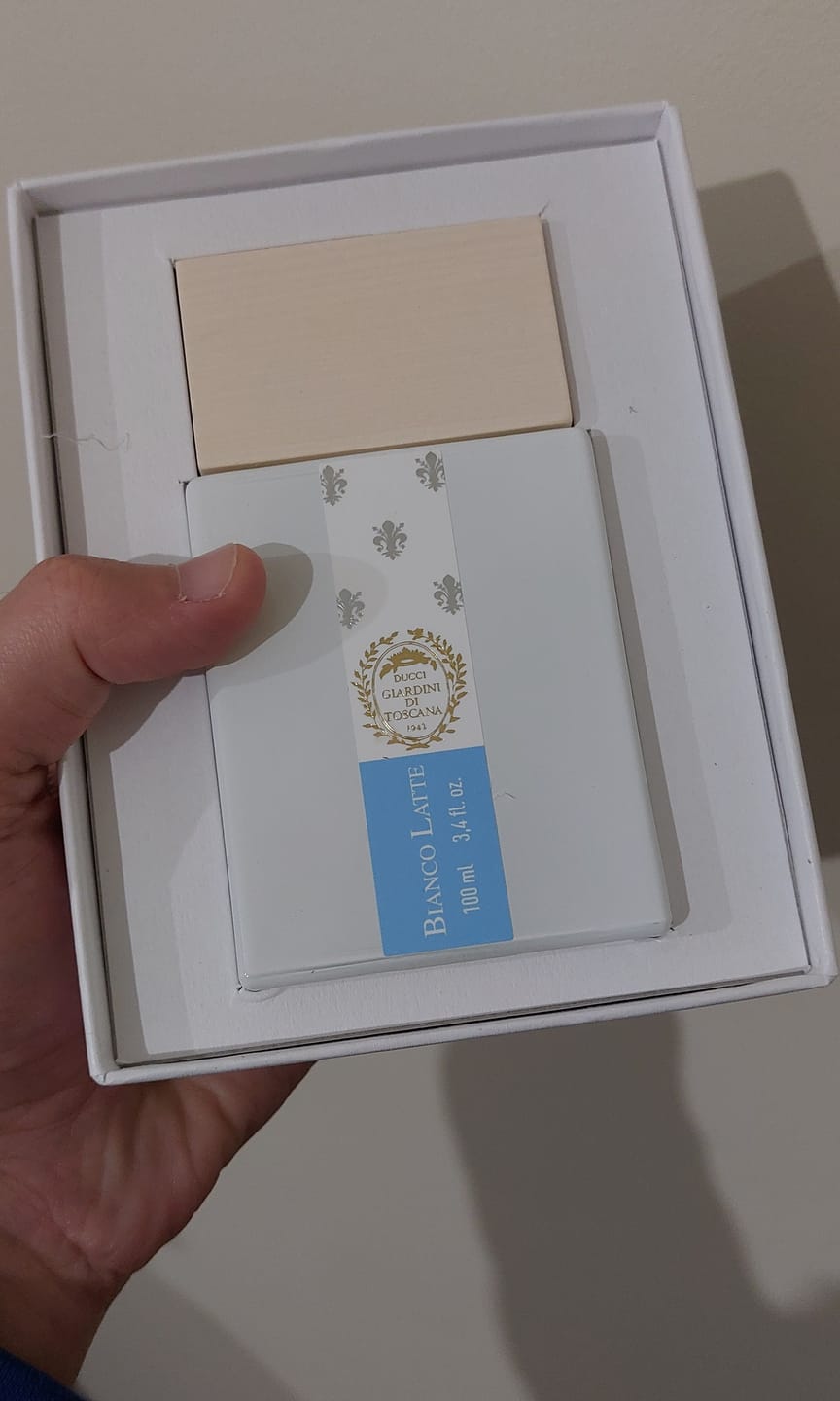 Customer photo review of GIARDINI DI TOSCANA - BIANCO LATTE
