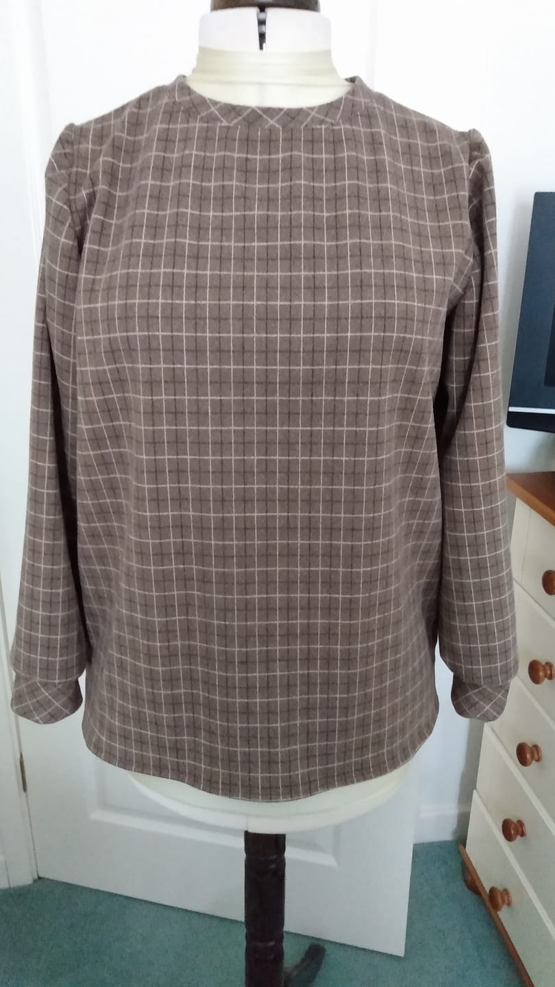 Customer photo review of Gutermann Maraflex Elastic Stretch Thread 150m