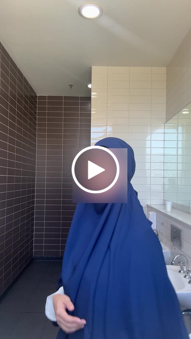Customer video review of Chiffon Khimar - Navy