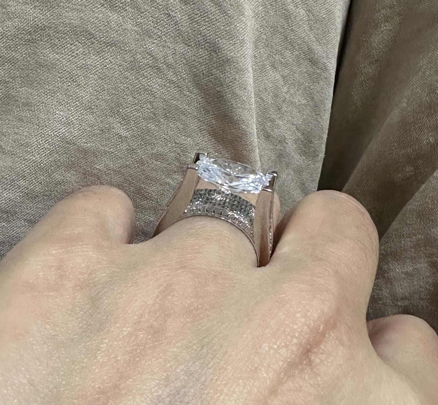 Customer photo review of Solarii New Arrived 5.0ct Oval Cut Engagement Ring