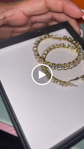Customer video review of Kute Eternity Hoops